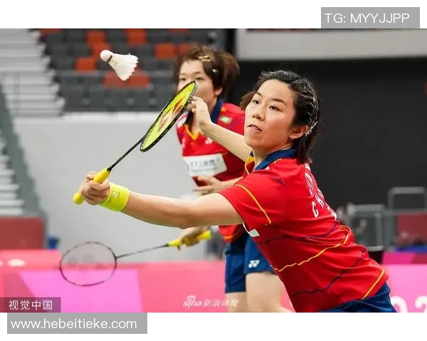 成都与武汉羽毛球队赛后复盘速度较量的精彩瞬间与战术分析 成都与武汉羽毛球队赛后复盘速度较量的精彩瞬间与战术分析
