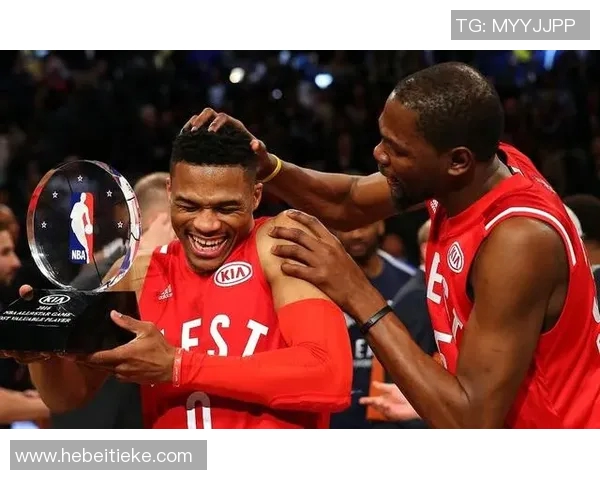 探讨当今足球界最壮实的明星球员及其健身秘诀与训练方式