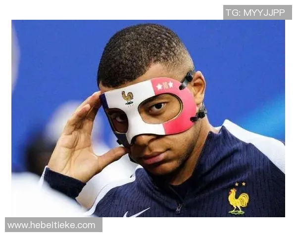 荷兰足球明星面具创意设计展示与球迷互动的独特魅力